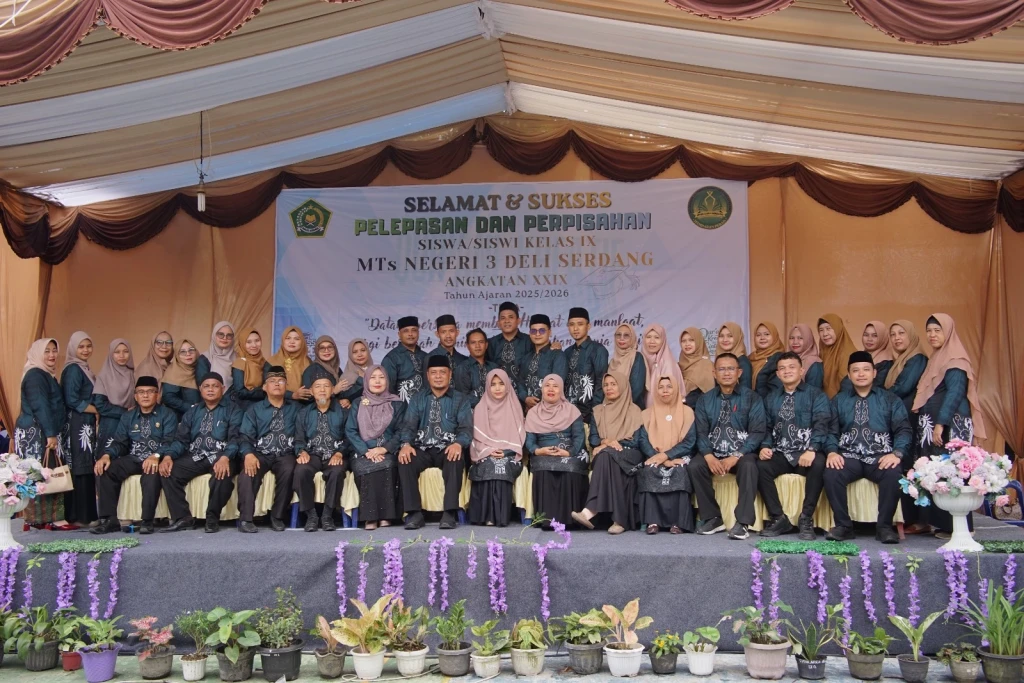 Perpisahan Siswa Kelas IX MTsN 3 Deli Serdang Berlangsung Khidmat dan Penuh Haru