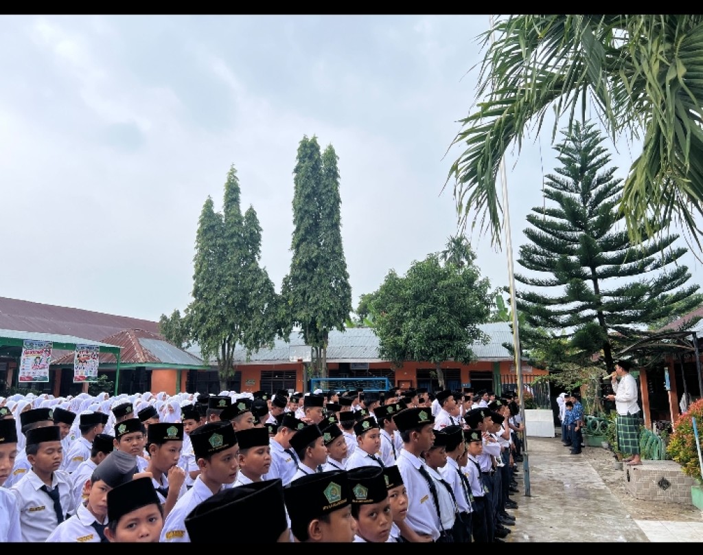 MTsN 3 Deli Serdang Gelar Dzikir dan Sholawat Sambut Hari Santri Nasional
