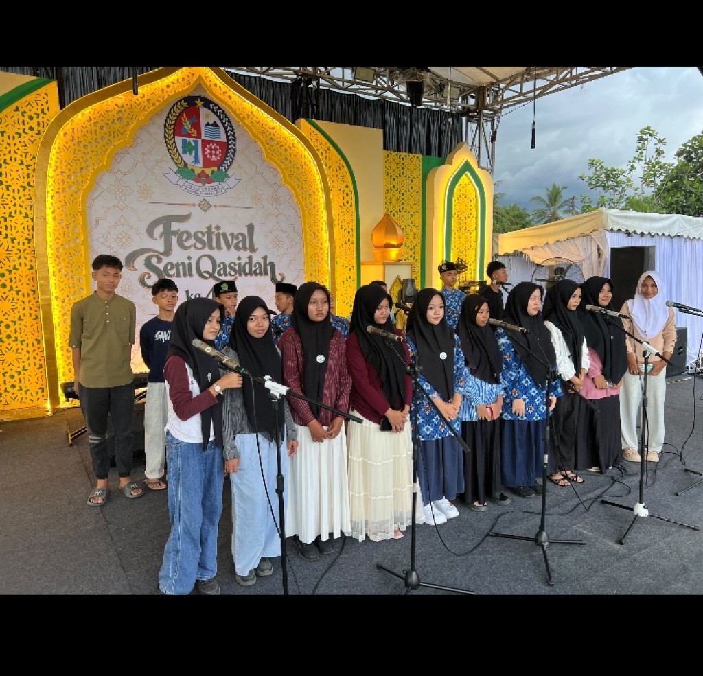 Paduan Suara MTsN 3 Deli Serdang Tampil Memukau dalam Acara Festival Seni Qasidah Ke-48 Tingkat Kabupaten Deli Serdang 